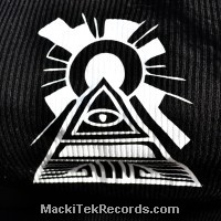 Top Black MackiTek Solar Pyramid