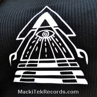Top Black MackiTek Solar Pyramid V3