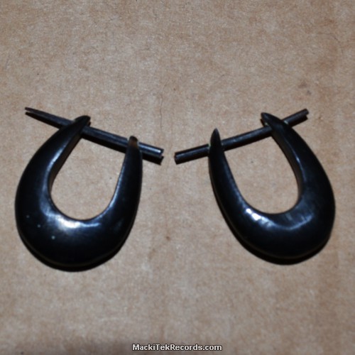 Horn earring 4