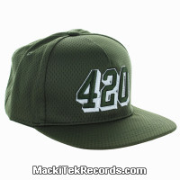 Men: Caps 420 Green