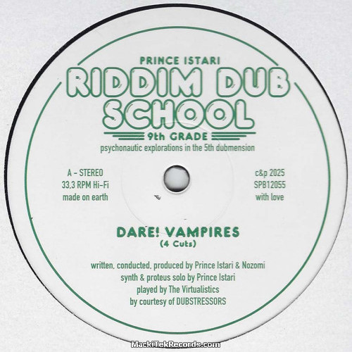 Sozialistischer Plattenbau 12055